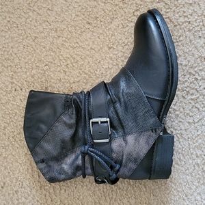 Chinese Laundry TTYL Stitched Moto Boot